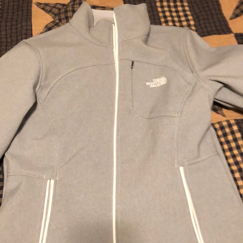 North Face winds all soft shell